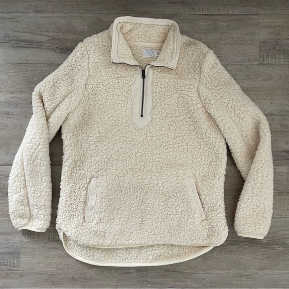 Cream Sherpa Pullover size Medium - Picture 14 of 14